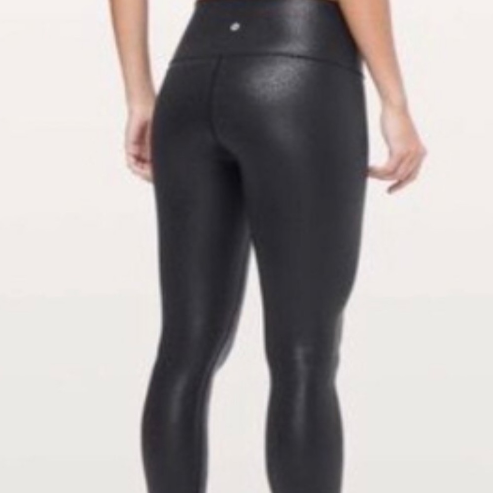 lululemon Black Shiny Look Crop Leggings 🖤